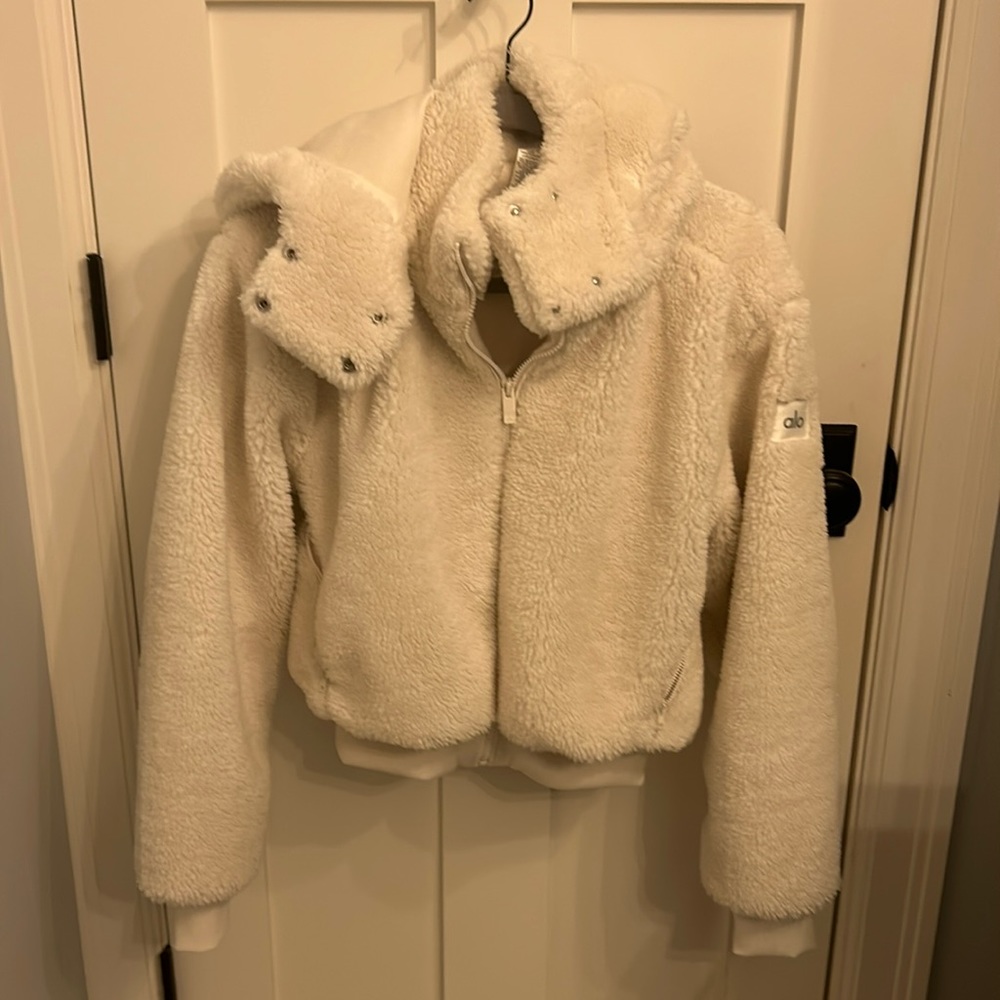 Alo Foxy Sherpa jacket- Ivory size S/P